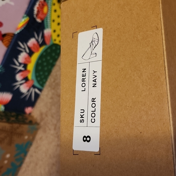 Navy Like New Journee Collection Loren Pumps - Picture 3 of 6